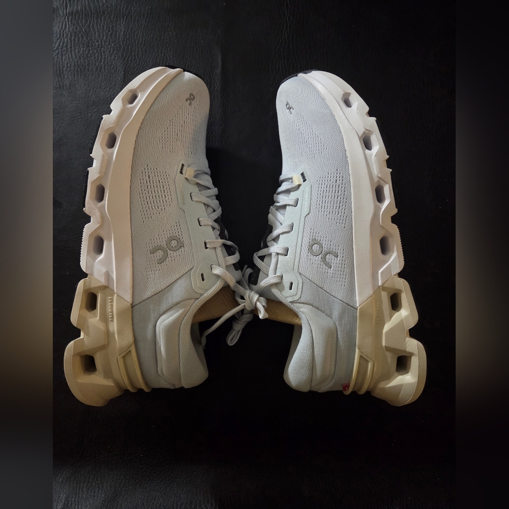 On Running Sneakers Women Size 10.5 Cloudflyer 5
